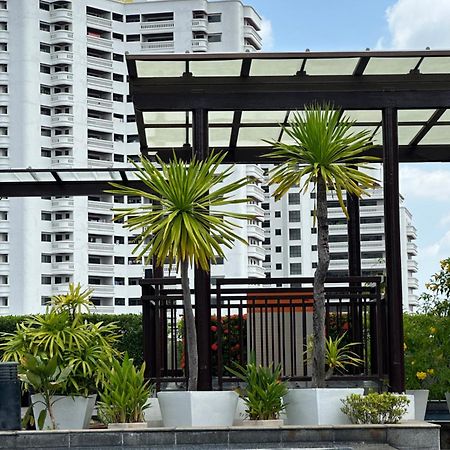 Delightful Condo In Central Location At Sukhumvit 49 Bangkok Esterno foto