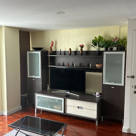 Delightful Condo In Central Location At Sukhumvit 49 Bangkok Esterno foto