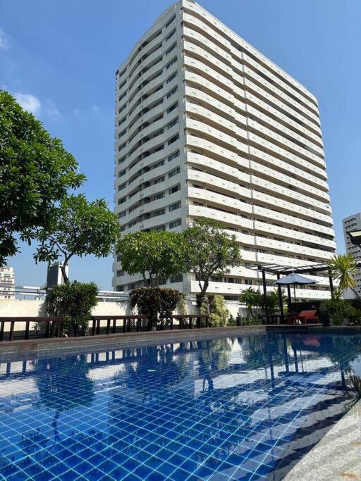 Delightful Condo In Central Location At Sukhumvit 49 Bangkok Esterno foto