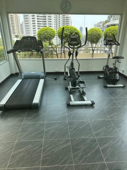 Delightful Condo In Central Location At Sukhumvit 49 Bangkok Esterno foto