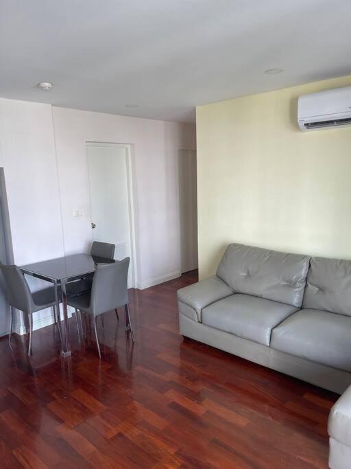 Delightful Condo In Central Location At Sukhumvit 49 Bangkok Esterno foto