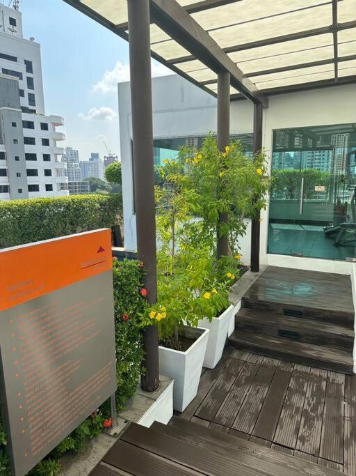 Delightful Condo In Central Location At Sukhumvit 49 Bangkok Esterno foto