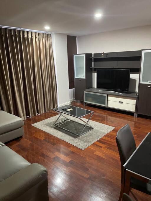 Delightful Condo In Central Location At Sukhumvit 49 Bangkok Esterno foto